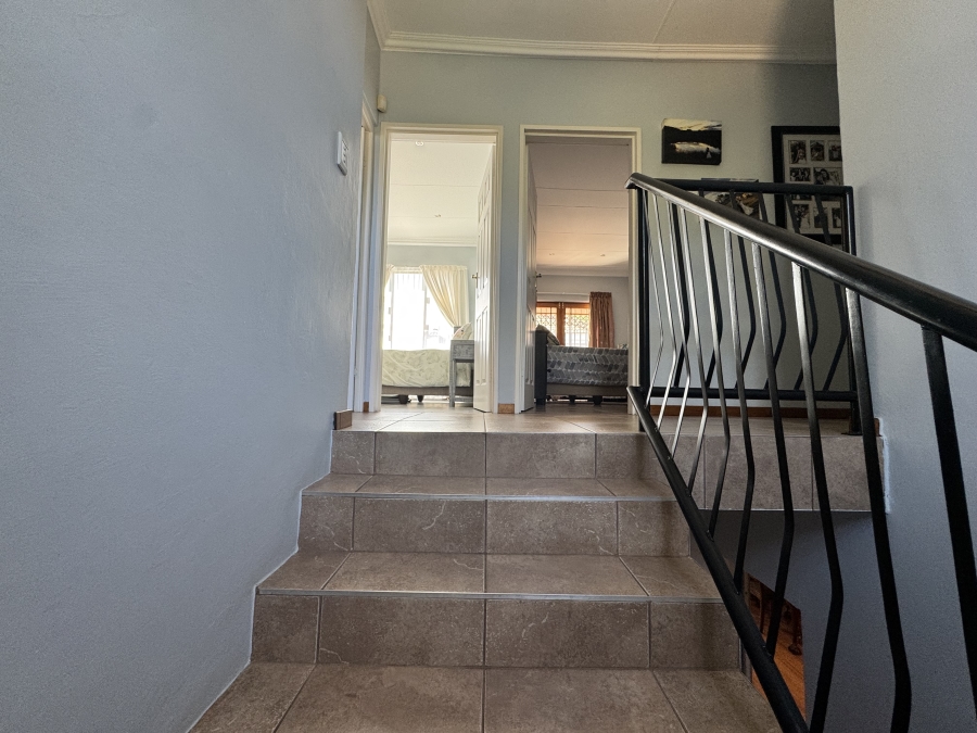 To Let 3 Bedroom Property for Rent in La Hoff North West